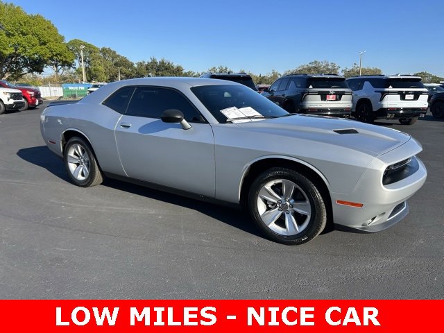 Used 2023 Dodge Challenger SXT image 1
