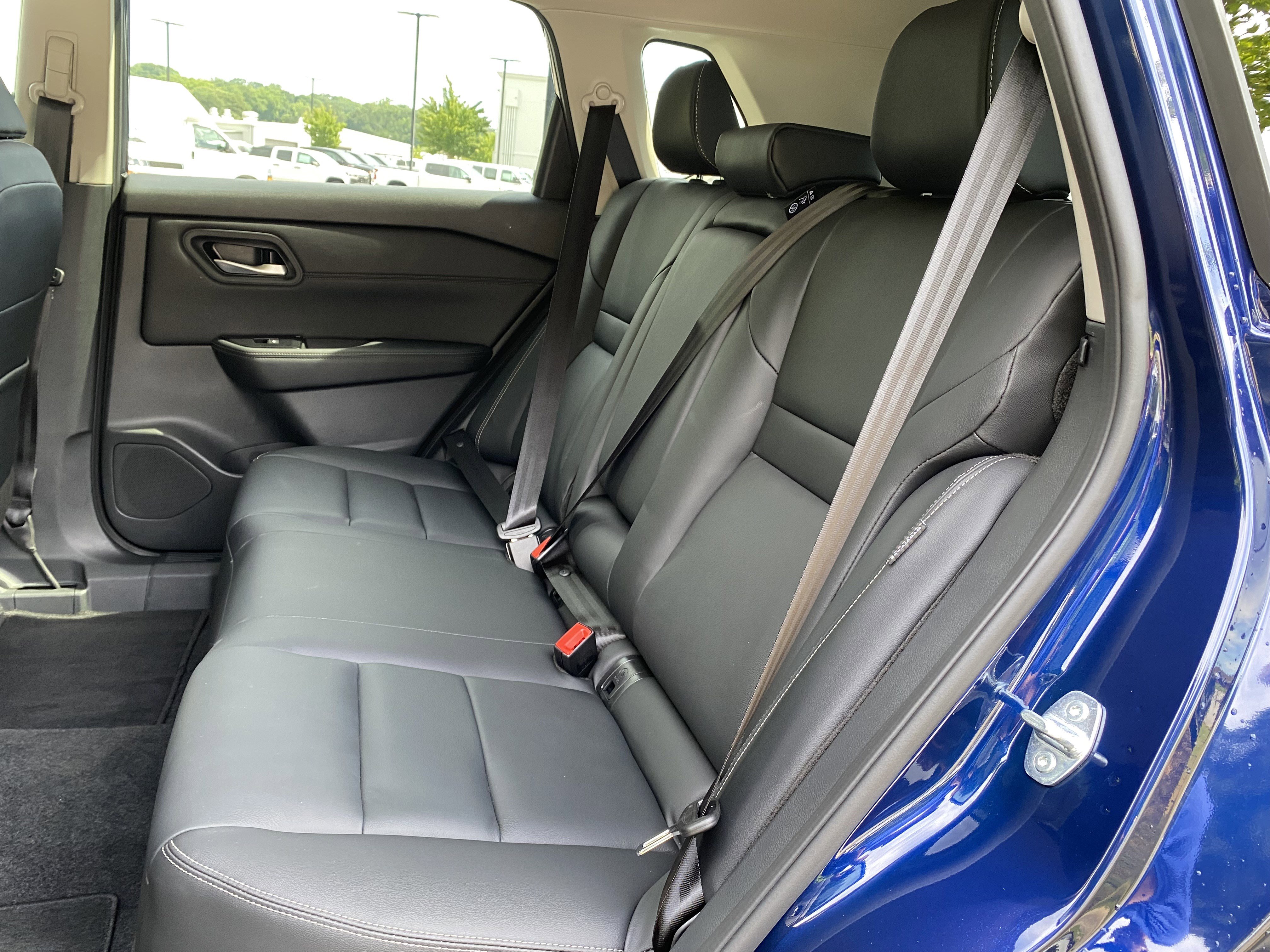 Used 2026 Nissan Rogue SL FWD image 35