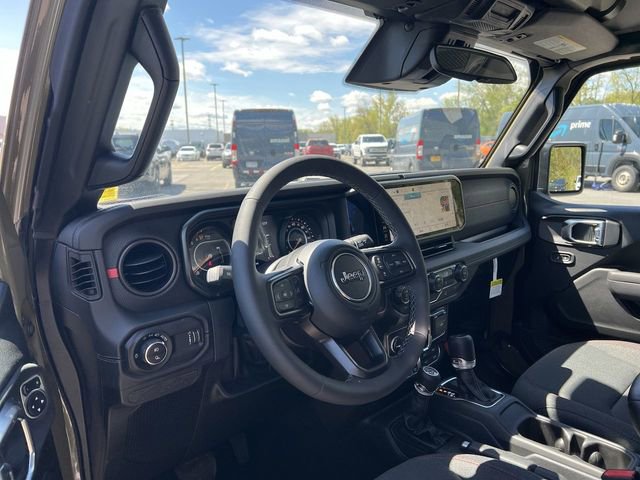 New 2026 Jeep Gladiator Rubicon w/ Steel Power Dome Hood Package AWD/4WD image 18