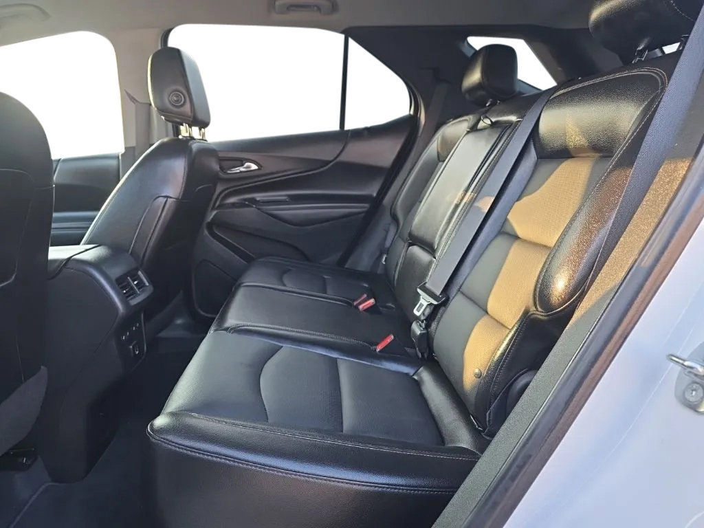 Used 2021 Chevrolet Equinox Premier AWD/4WD image 16