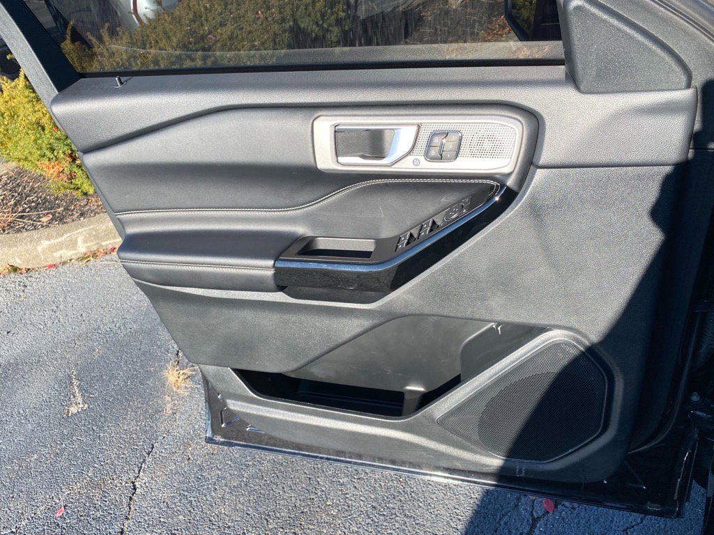 Used 2022 Ford Explorer ST w/ ST Street Pack image 22