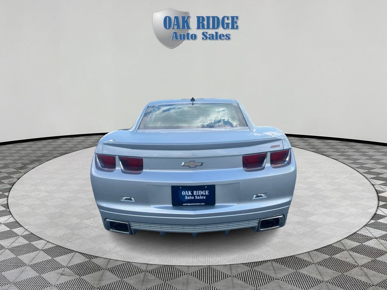 Used 2010 Chevrolet Camaro SS w/ LPO, Ground Effects Package RWD image 6