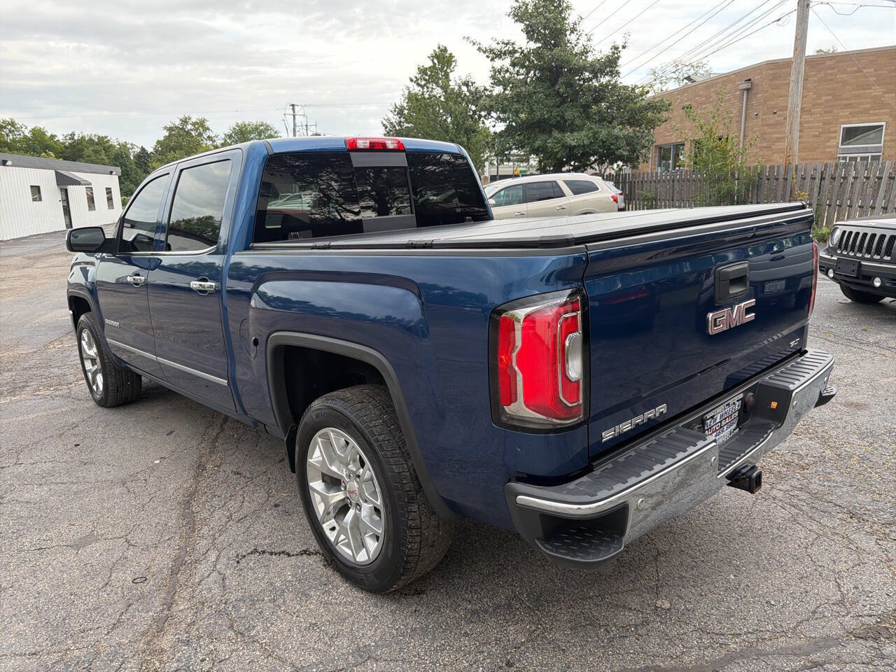 Used 2016 GMC Sierra 1500 SLT w/ SLT Premium Package AWD/4WD image 4