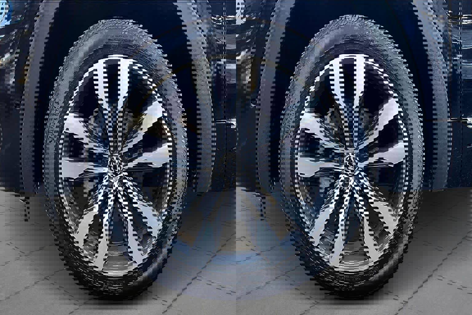 Used 2021 Volkswagen Atlas SEL Premium image 11