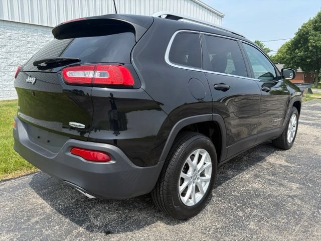 Used 2017 Jeep Cherokee Latitude w/ Cold Weather Group AWD/4WD image 15