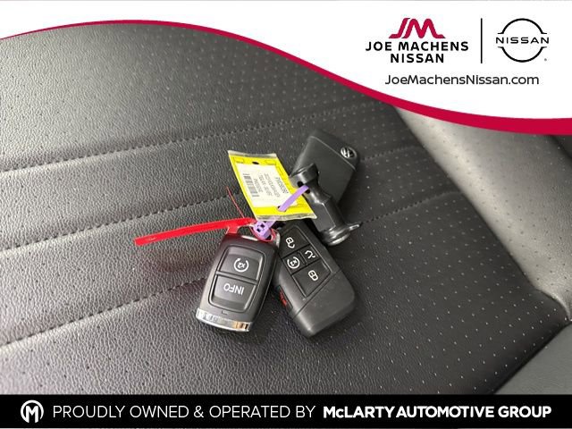 Used 2023 Volkswagen Tiguan SE image 27