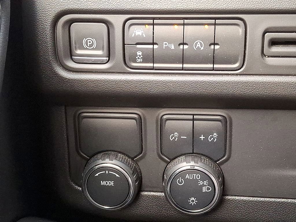 Used 2024 Chevrolet Suburban RST image 29