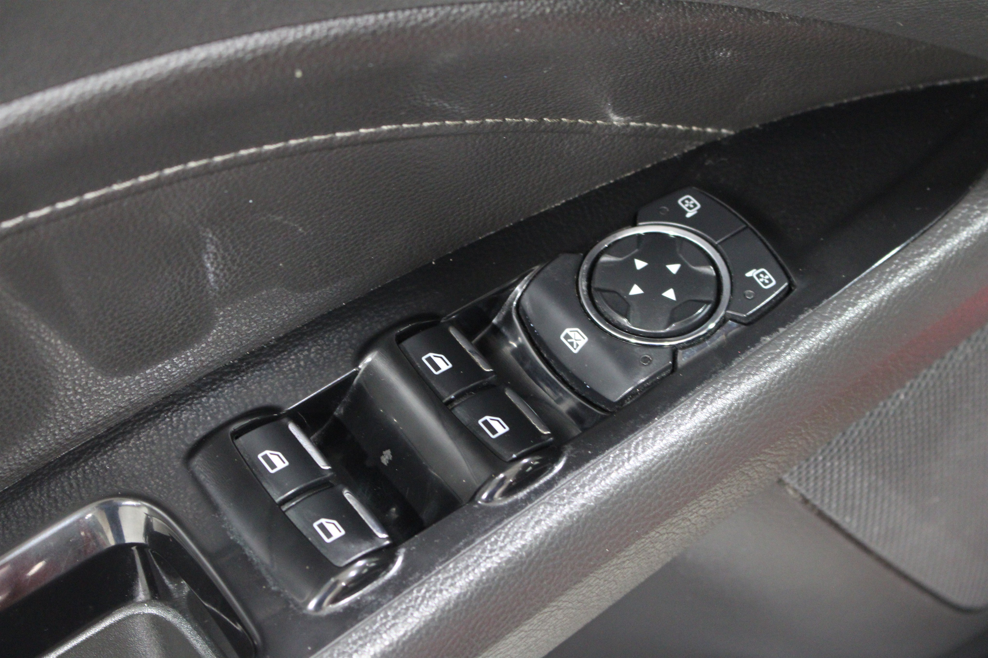 Used 2016 Ford Fusion Titanium FWD image 7