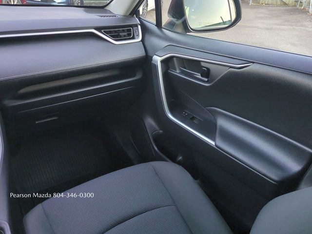 Used 2021 Toyota RAV4 LE image 18