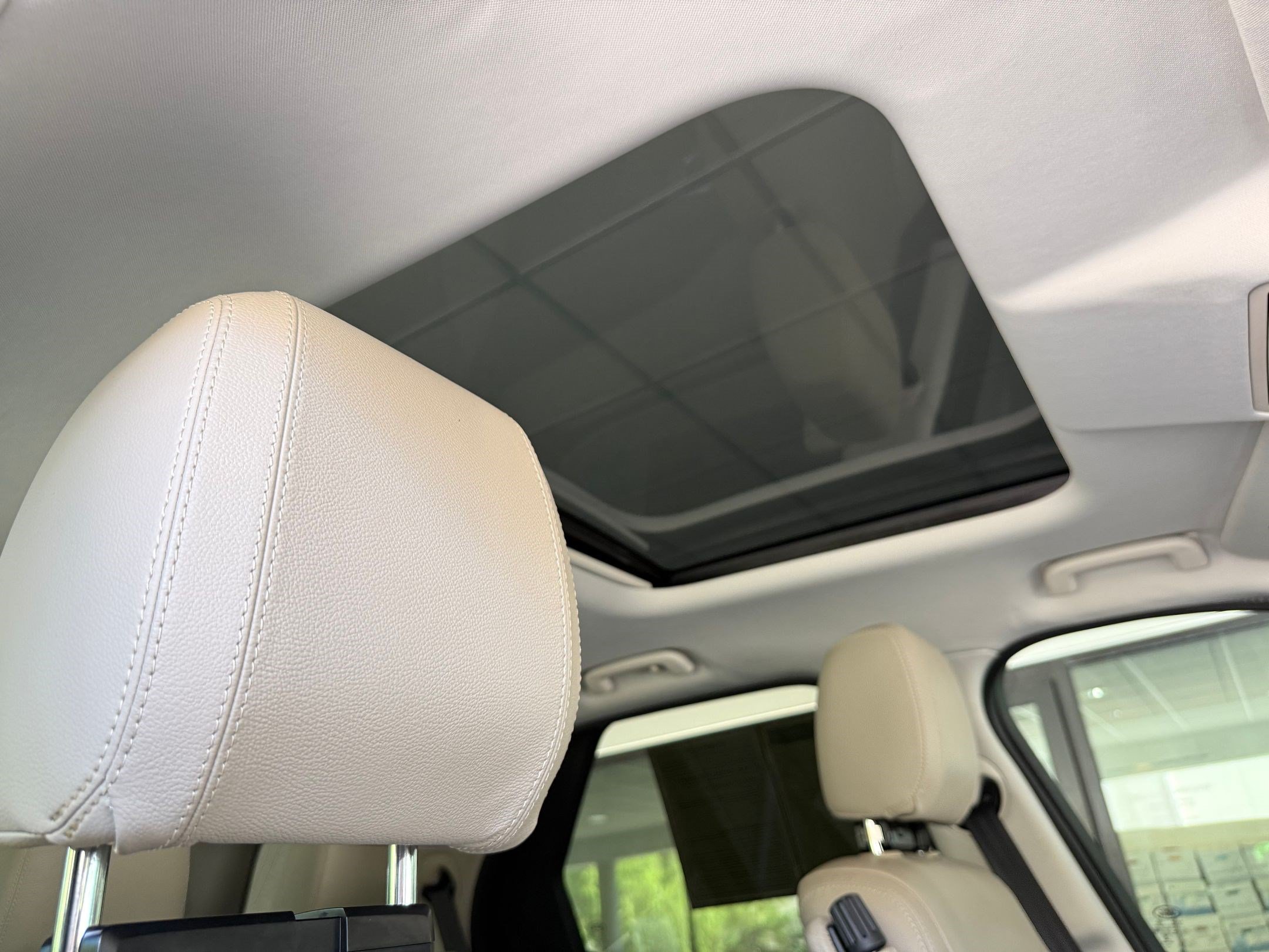 Used 2018 Land Rover Discovery SE AWD/4WD image 35