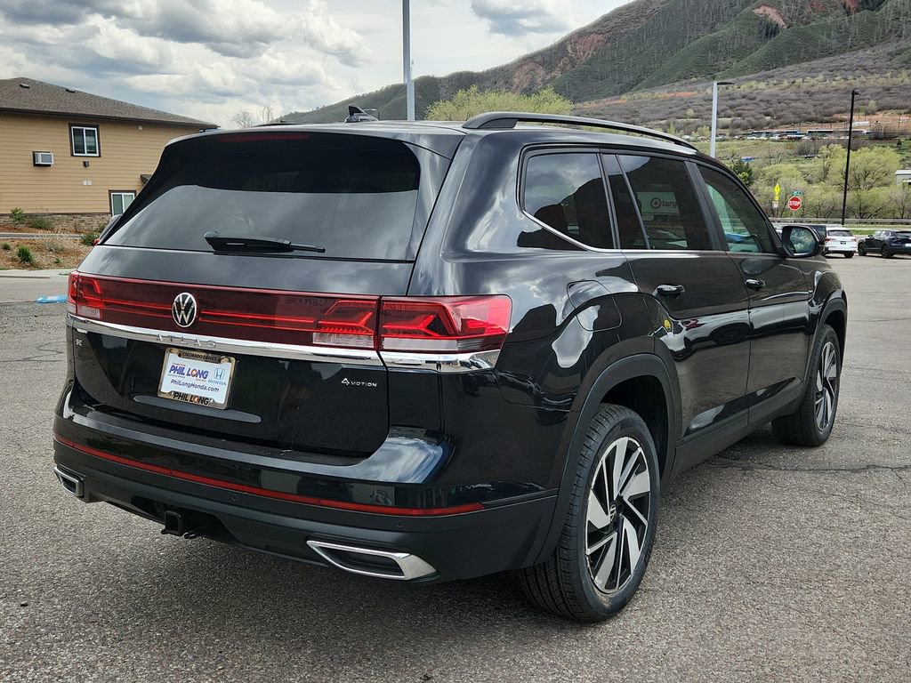 Used 2024 Volkswagen Atlas SE AWD/4WD image 3