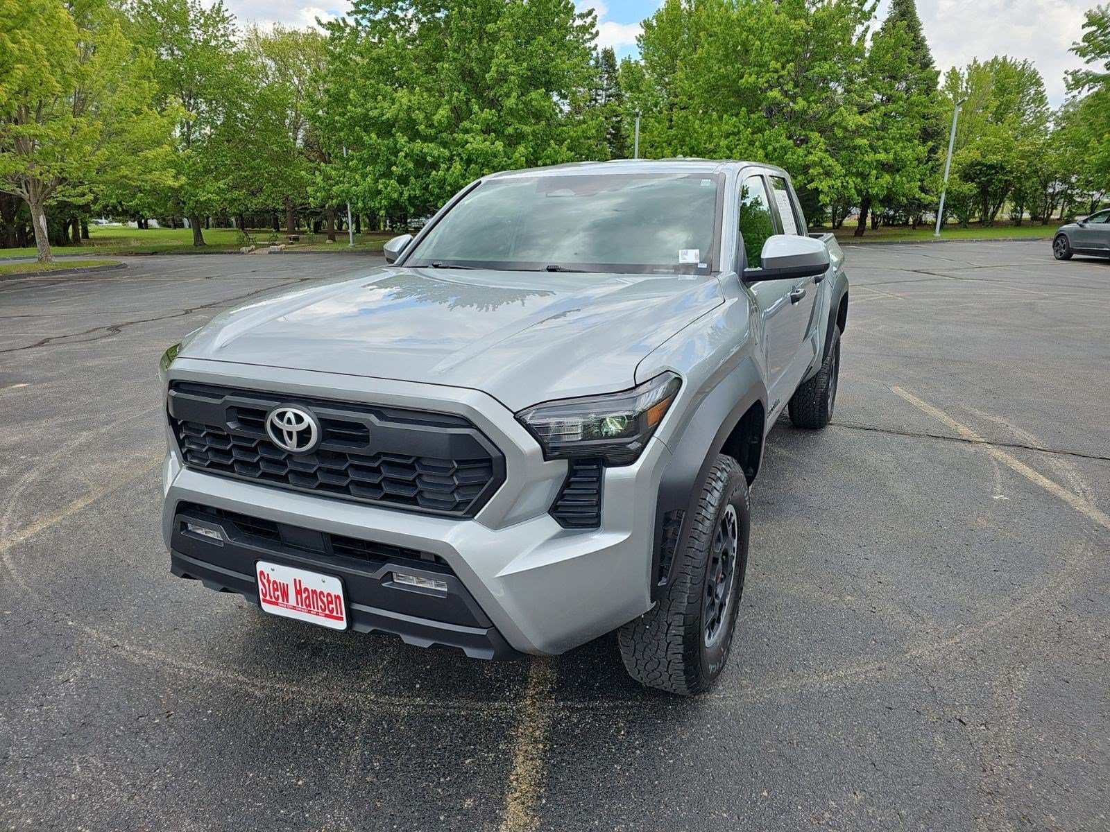 Used 2024 Toyota Tacoma TRD Off-Road AWD/4WD image 2