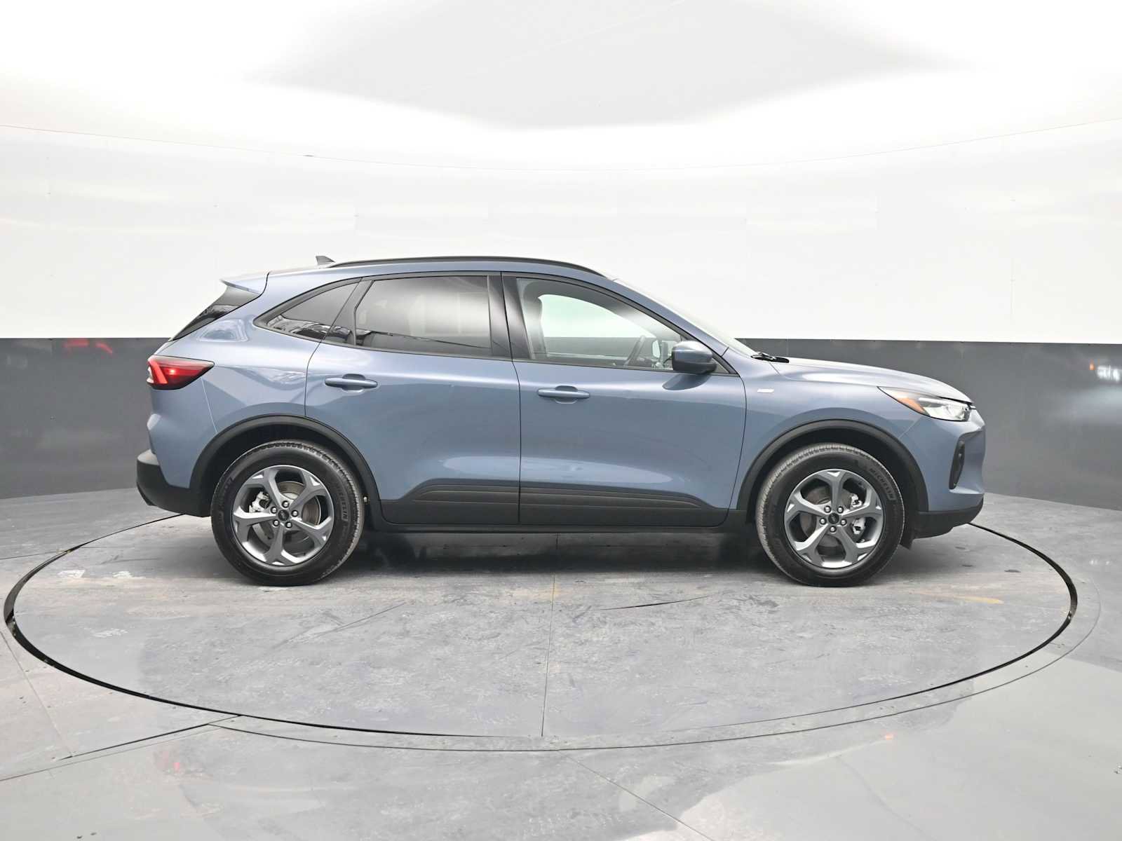 Used 2025 Ford Escape ST-Line Select image 9