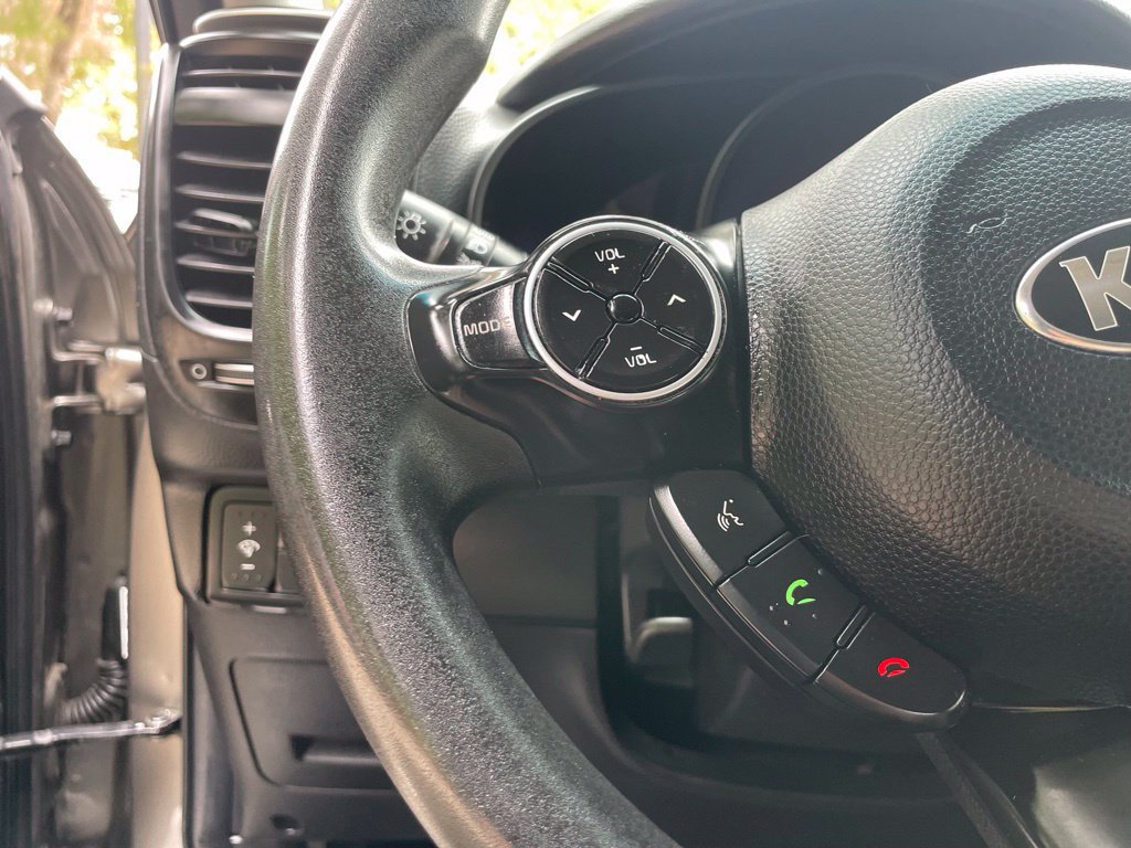 Used 2019 Kia Soul + FWD image 12