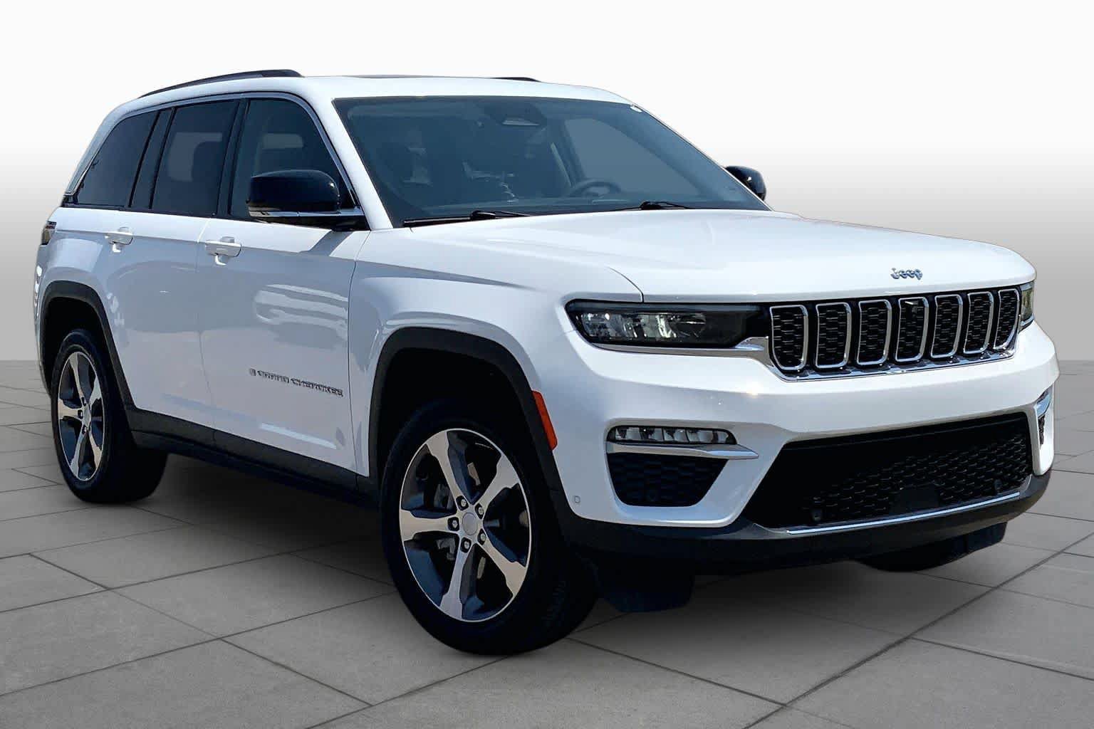 Used 2023 Jeep Grand Cherokee 4WD 4xe w/ Luxury Tech Group II image 3