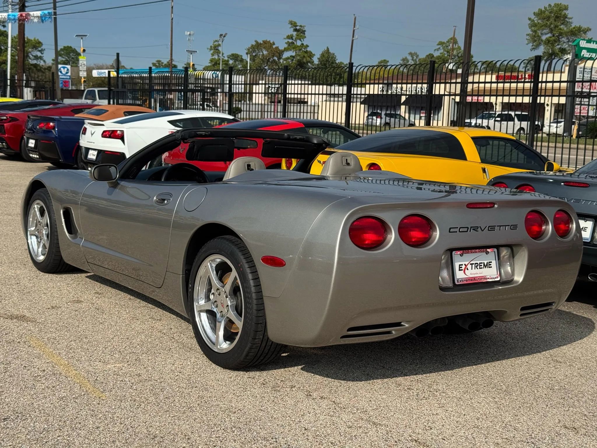 Used 2000 Chevrolet Corvette Convertible w/ Memory Pkg image 8