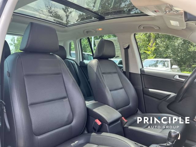 Used 2016 Volkswagen Tiguan SE FWD image 35