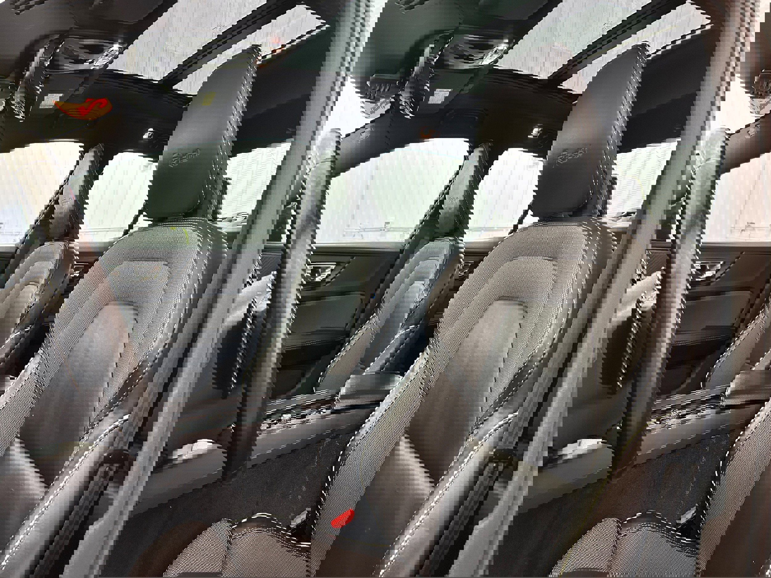 Used 2019 Volvo S60 T6 R-Design image 23