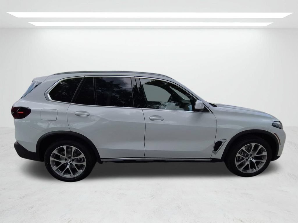 New 2026 BMW X5 xDrive40i w/ Parking Assistance Package AWD/4WD image 3
