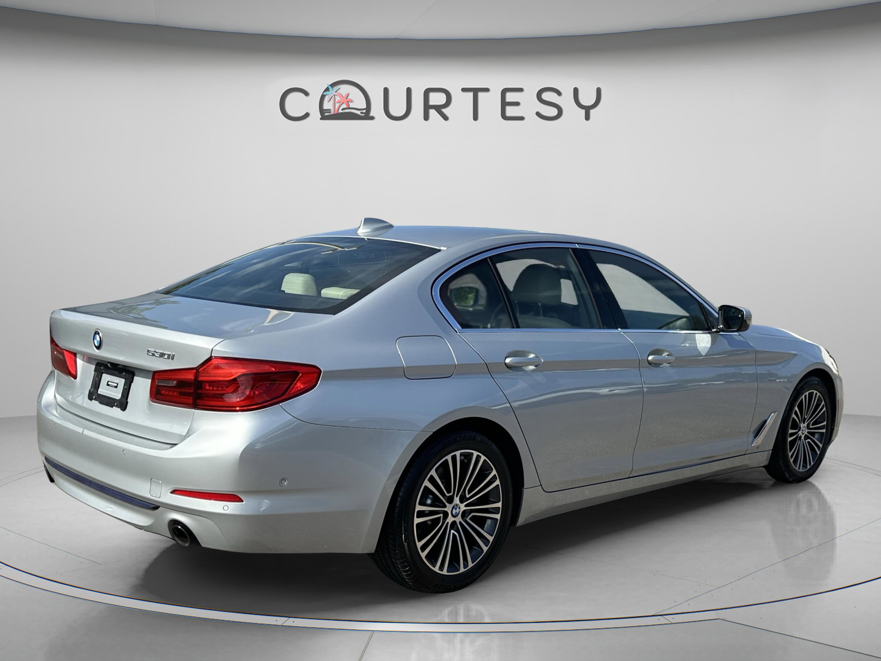 Used 2019 BMW 530i w/ Premium Package image 7