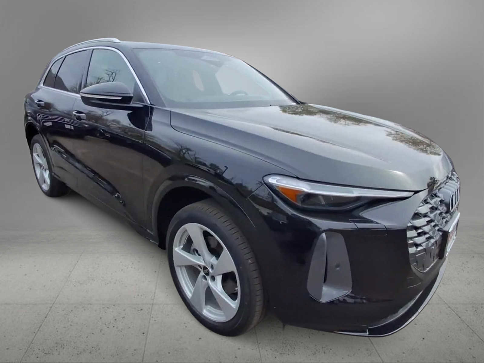 New 2025 Audi Q5 Premium Plus image 2