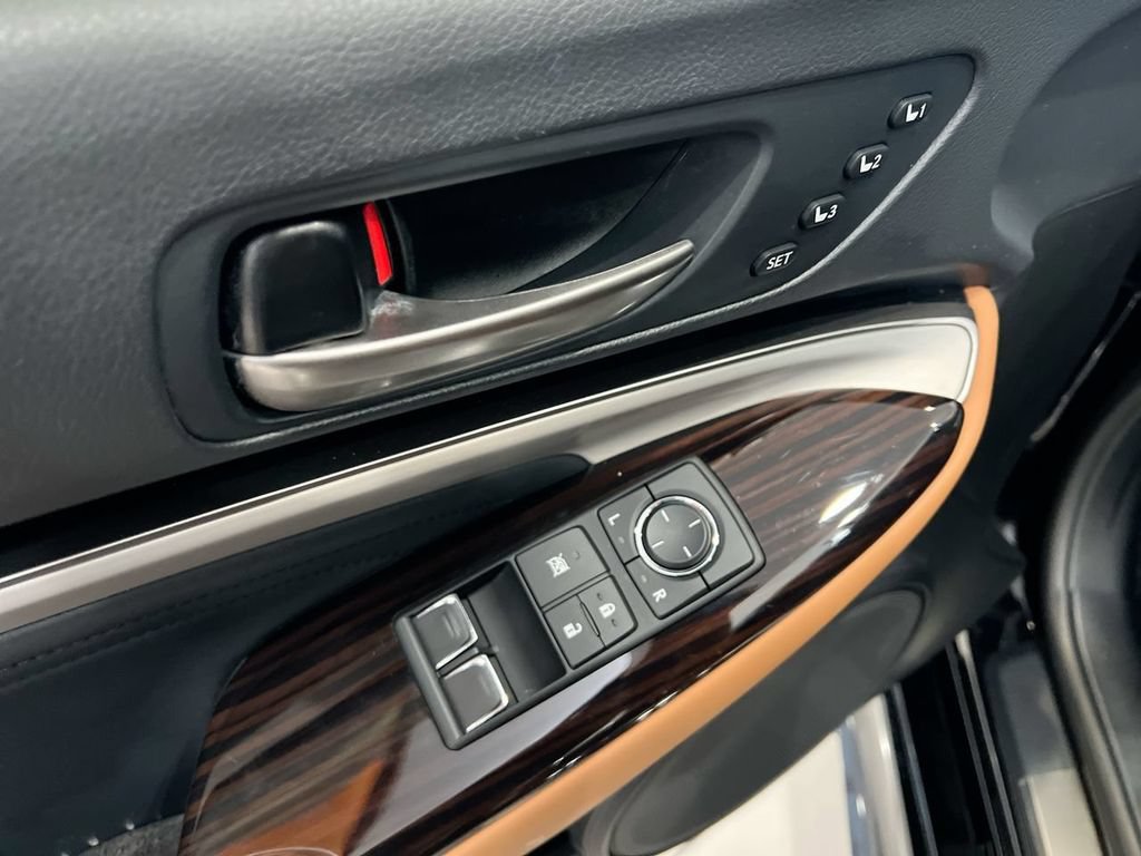 Certified 2022 Lexus RC 350 w/ Premium Package RWD image 11