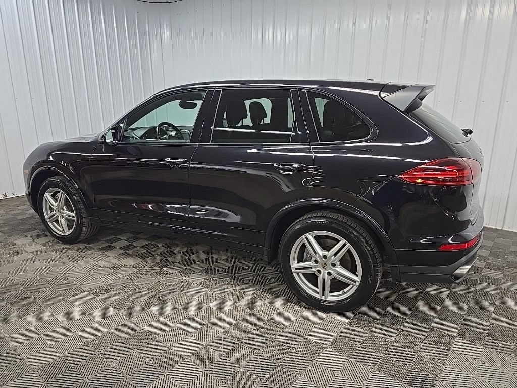 Used 2017 Porsche Cayenne Platinum Edition AWD/4WD image 4