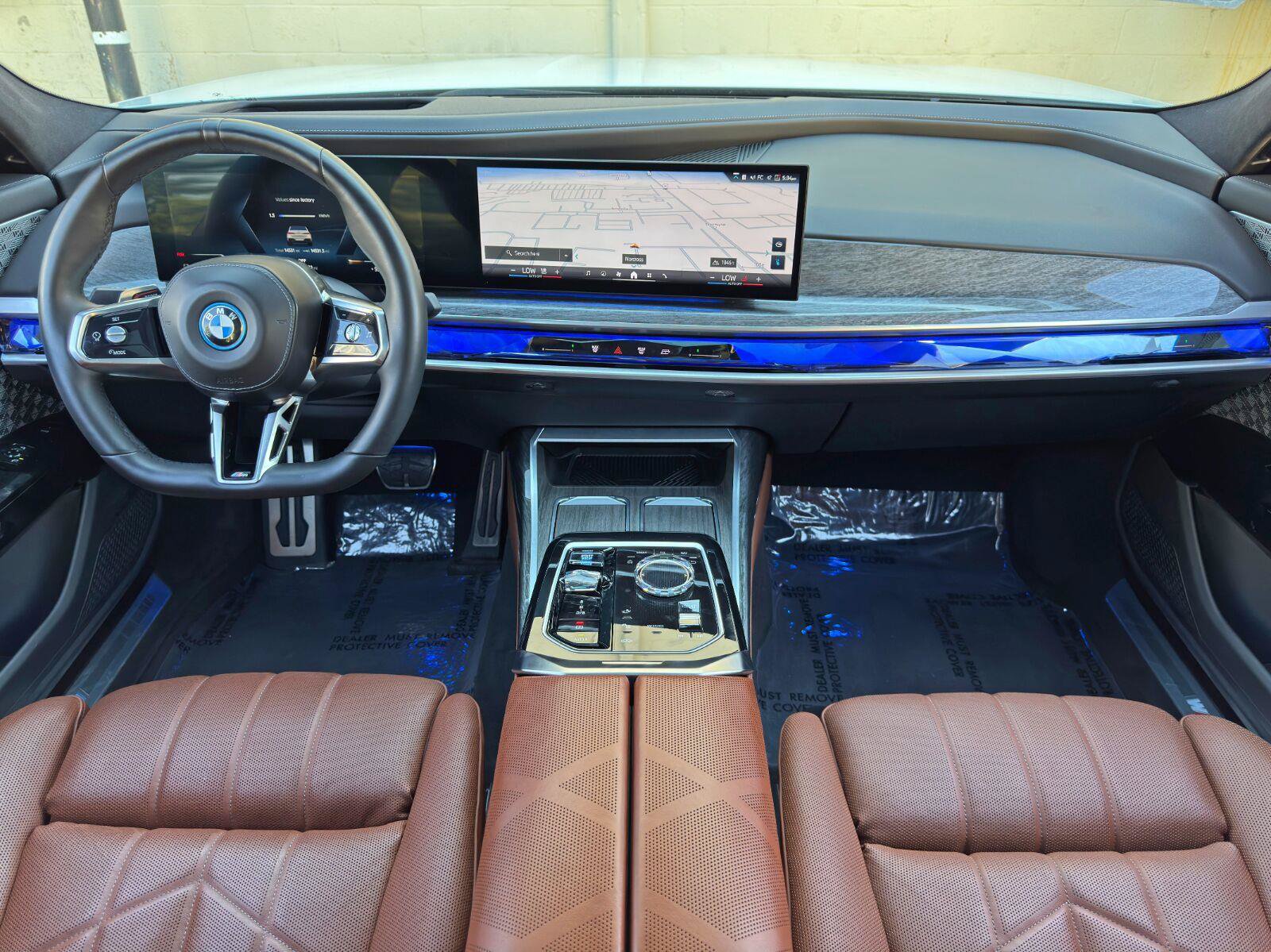 Used 2024 BMW i7 xDrive60 AWD/4WD image 12