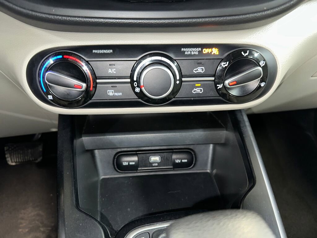 Used 2023 Kia Soul LX image 15