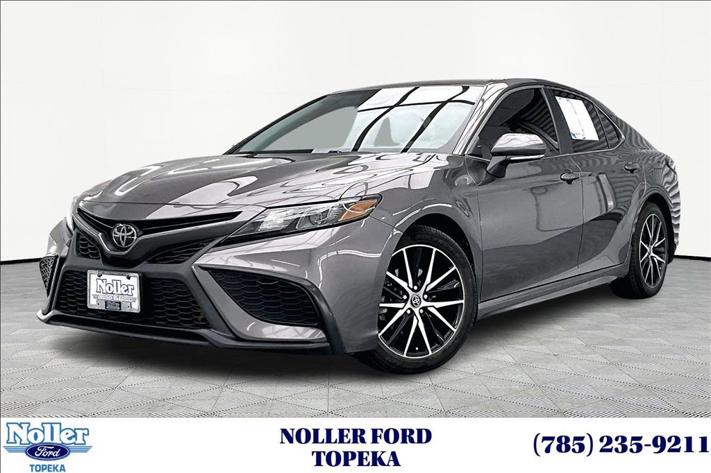 Used 2023 Toyota Camry SE image 1
