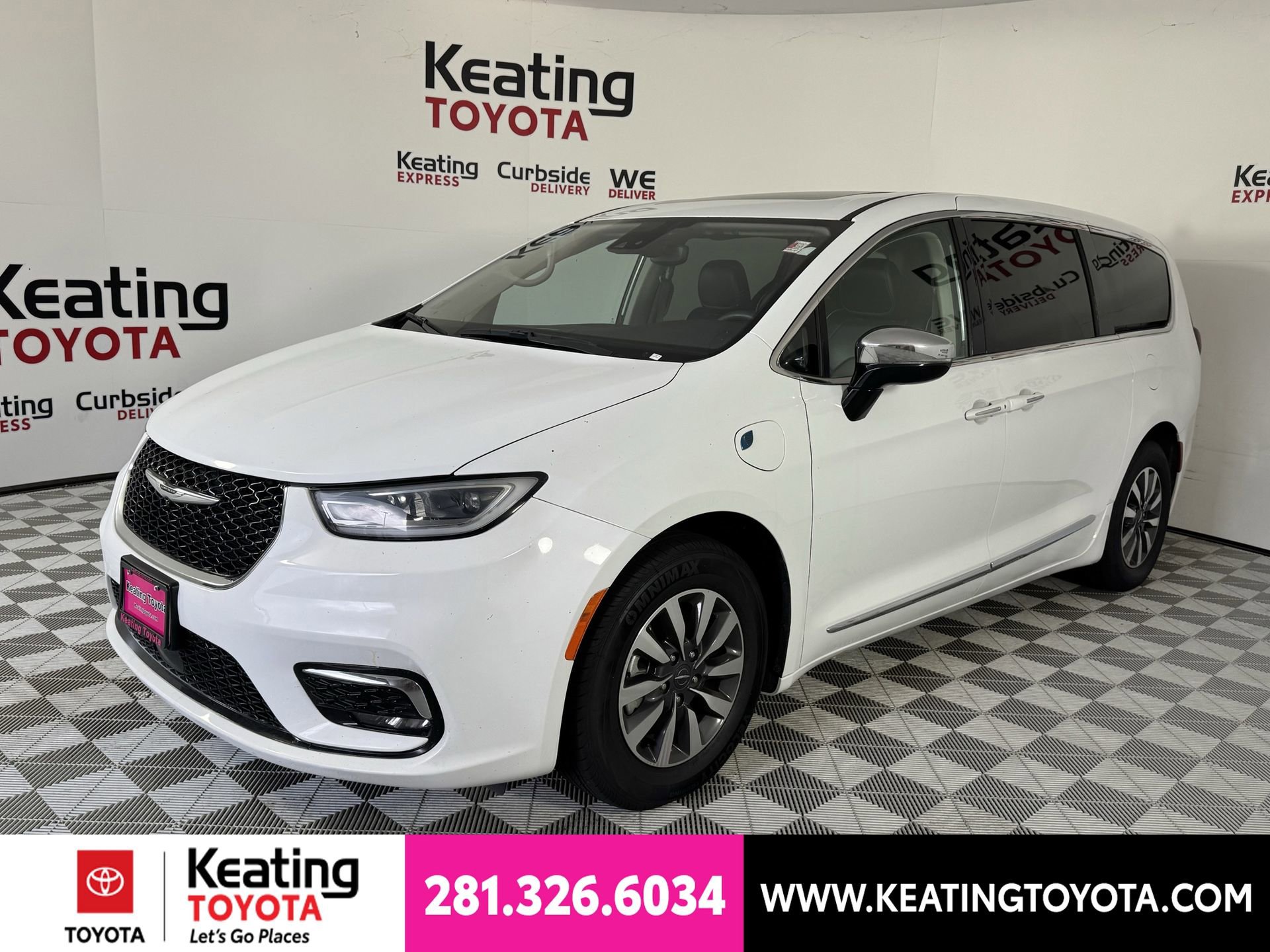 Used 2023 Chrysler Pacifica Limited FWD image 9