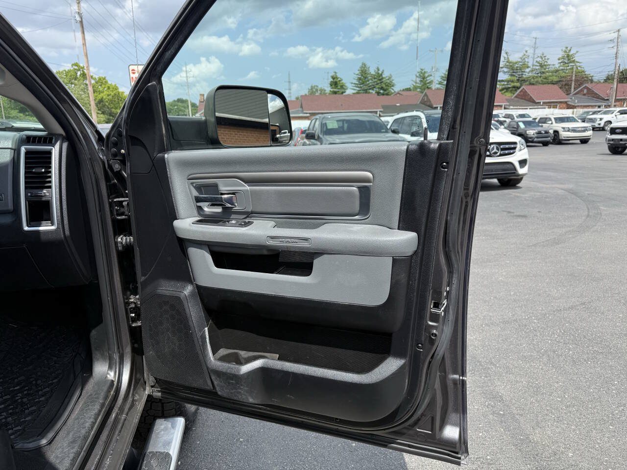 Used 2018 RAM 3500 Big Horn AWD/4WD image 9