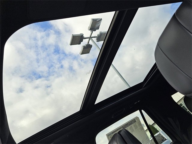 New 2025 Lincoln Navigator Reserve w/ Jet Appearance Package image 18