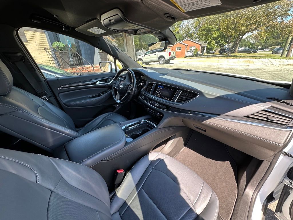 Used 2022 Buick Enclave Premium image 16