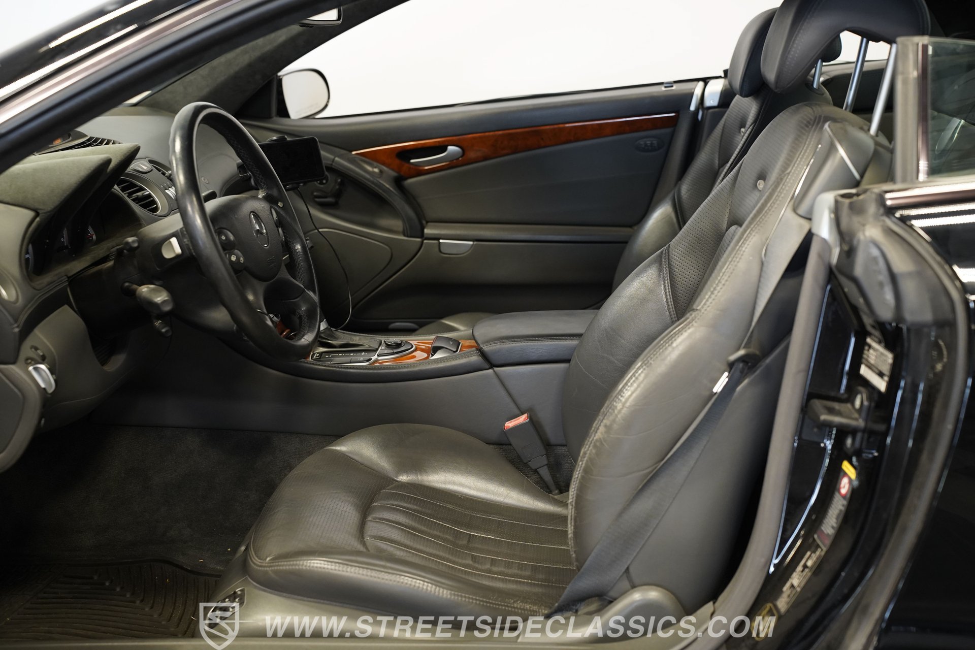 Used 2005 Mercedes-Benz SL 65 AMG image 3