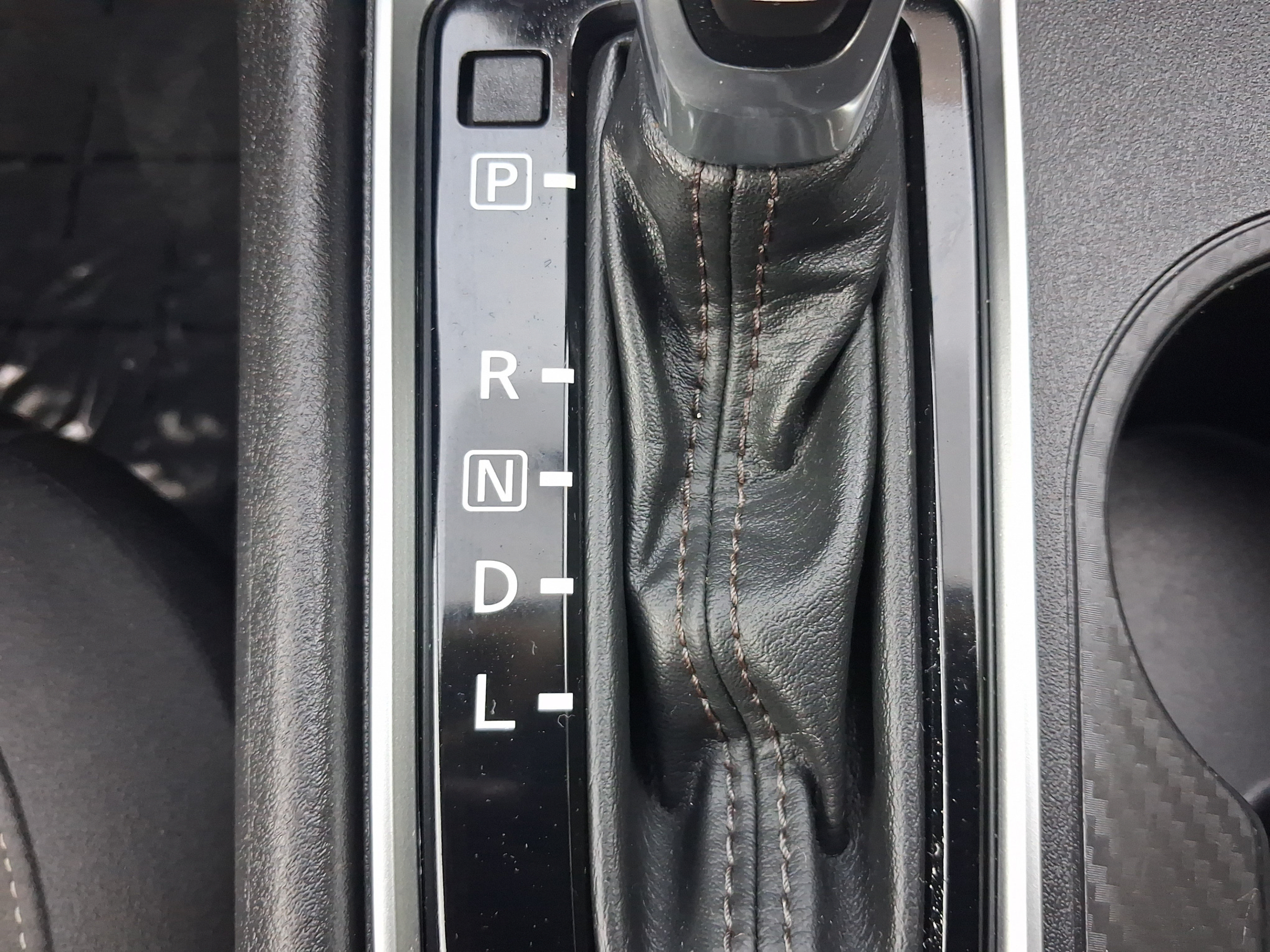 Used 2025 Nissan Altima 2.5 SV FWD image 16
