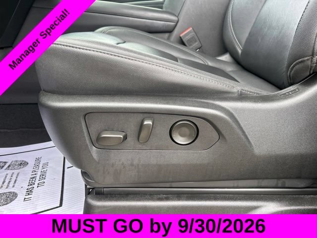 Used 2025 Chevrolet Suburban Z71 AWD/4WD image 16
