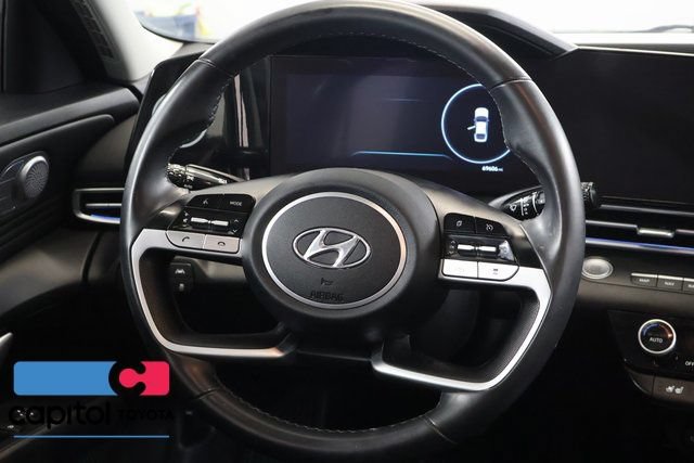 Used 2023 Hyundai Elantra Limited FWD image 16