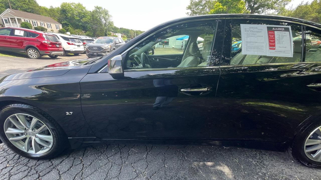 Used 2015 INFINITI Q50 Premium w/ Technology Package AWD/4WD image 3