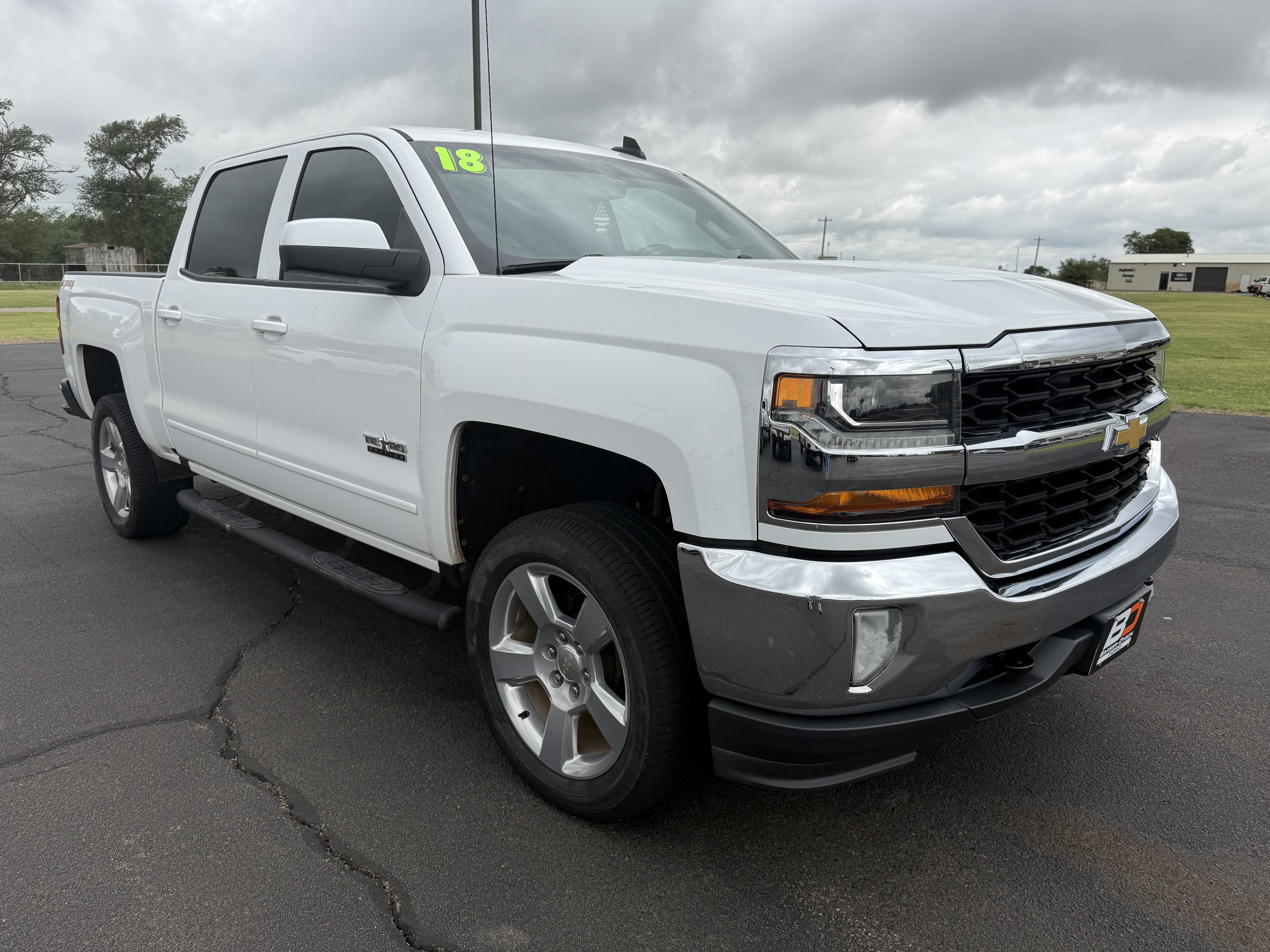 Used 2018 Chevrolet Silverado 1500 LT w/ Texas Edition AWD/4WD image 2