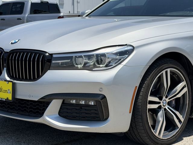 Used 2019 BMW 740i w/ Executive Package RWD image 8