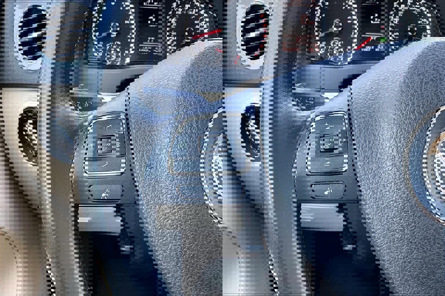 Used 2016 Volkswagen Tiguan S image 23