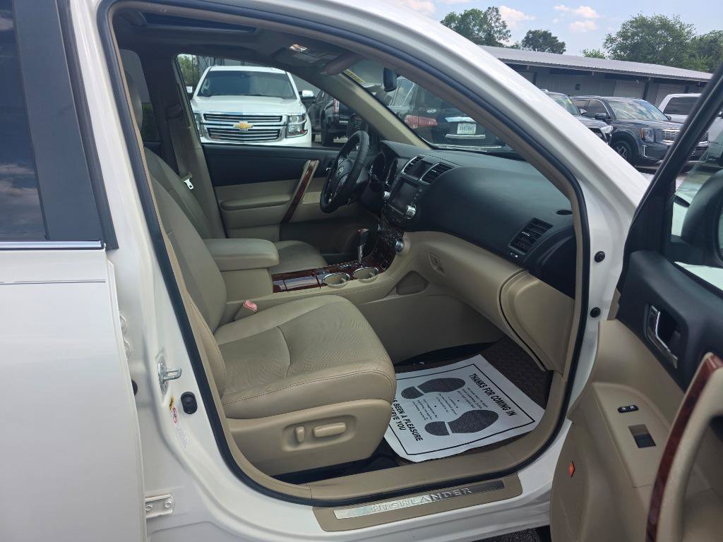 Used 2012 Toyota Highlander Limited FWD image 10