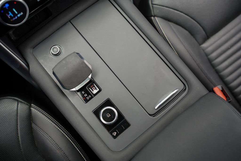 Used 2023 Land Rover Discovery S image 34