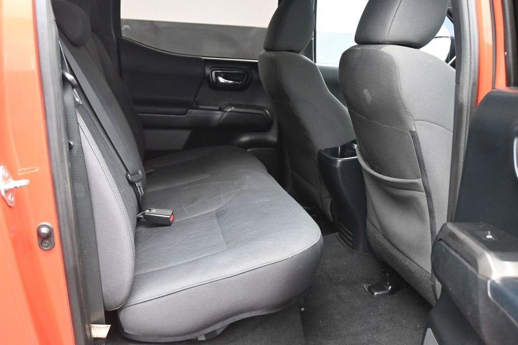 Used 2018 Toyota Tacoma TRD Off-Road AWD/4WD image 11
