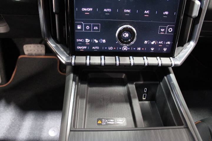 New 2026 GMC Acadia AT4 w/ Super Cruise Package image 33