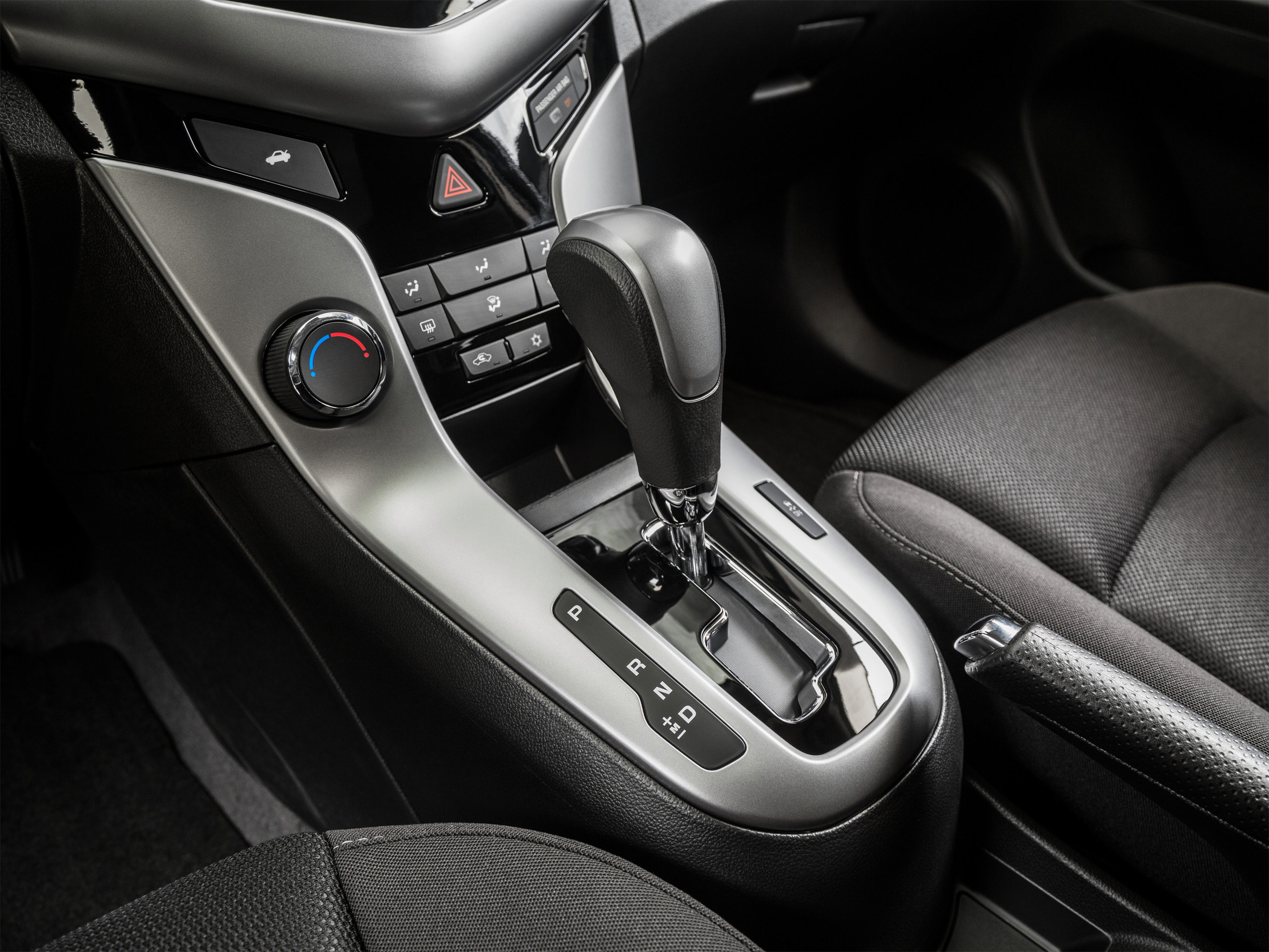 Used 2015 Chevrolet Cruze LT w/ Technology Package FWD image 25