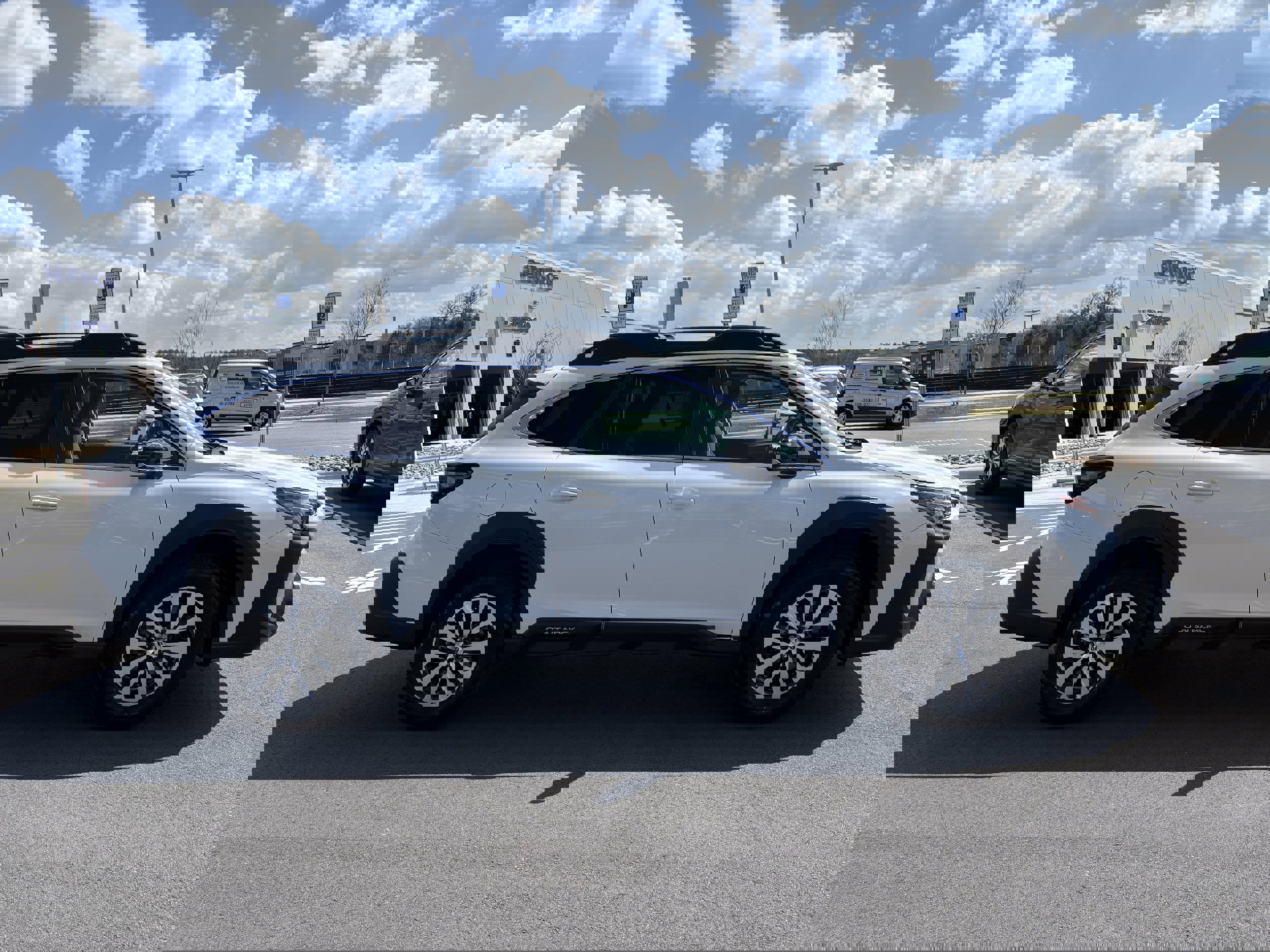 Certified 2025 Subaru Outback Premium AWD/4WD image 7