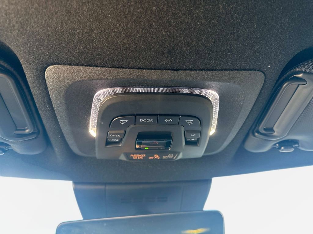 Used 2023 Toyota Corolla Cross XSE image 27