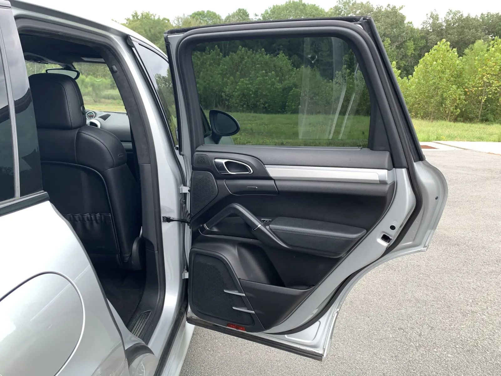 Used 2013 Porsche Cayenne GTS image 22